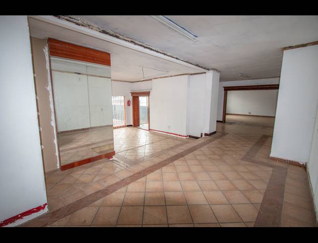 480M² OFFICE TO LET IN PARKMORE